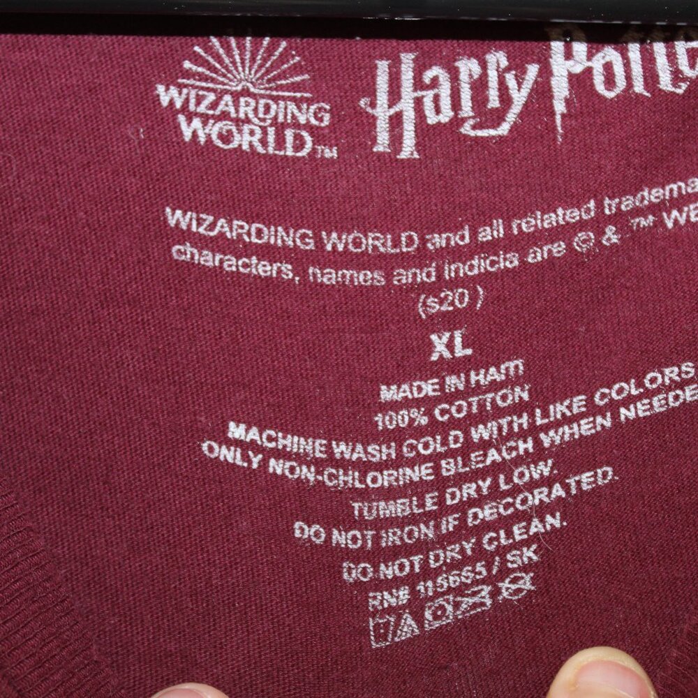 Harry Potter Gryffindor Quidditch Wizarding World of HP T-Shirt Size XL - Picture 9 of 13